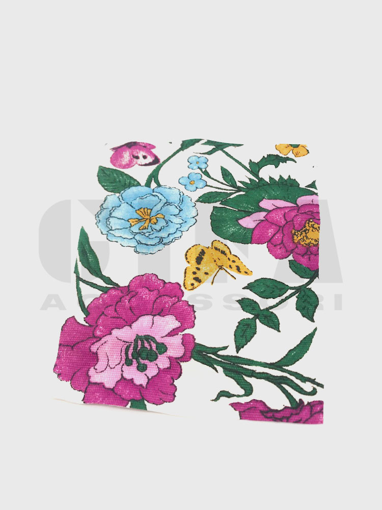 TESSUTO IN COTONE CON STAMPA A FIORI