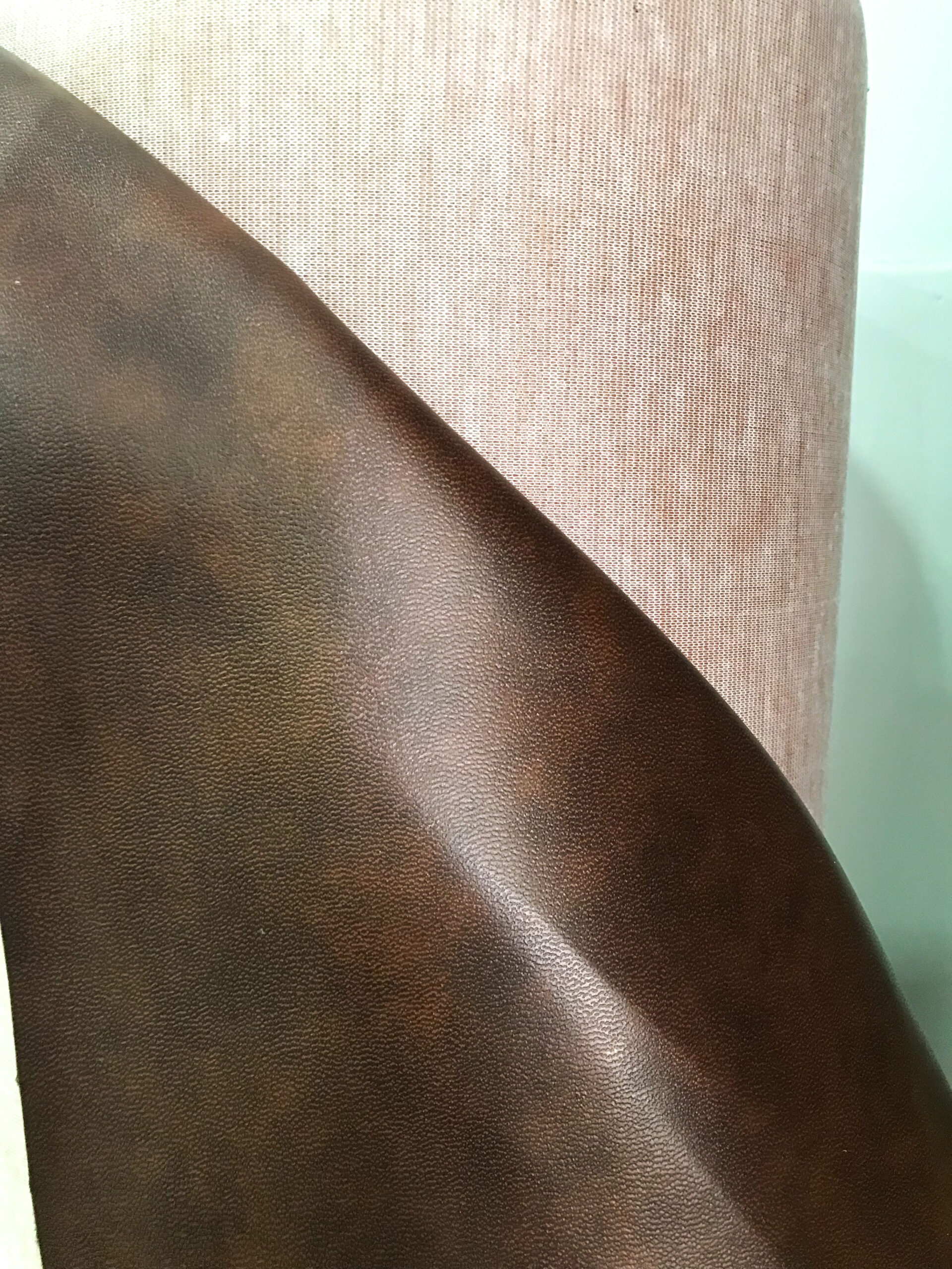 Finta pelle effetto invecchiato Marrone H 140 cm