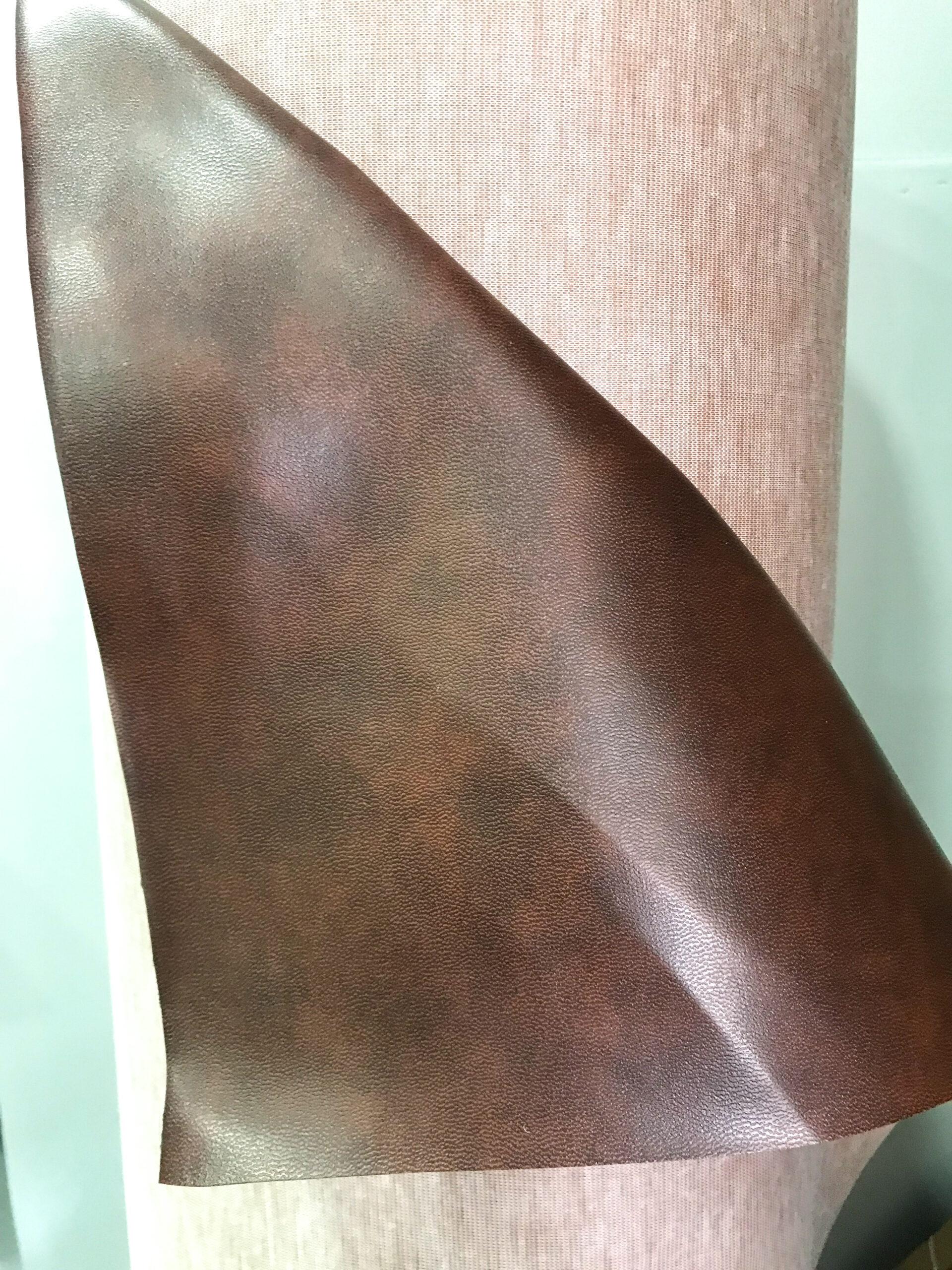 Finta pelle effetto invecchiato Marrone H 140 cm