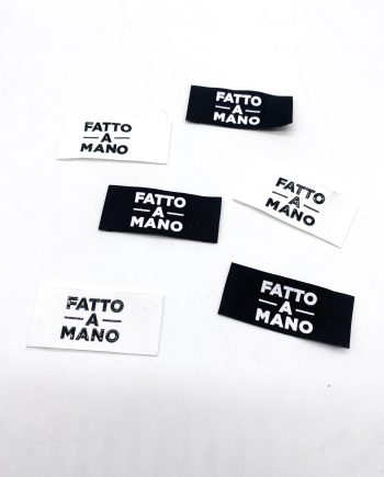 Etichetta tessuta 5,5 cm x 2,5 cm con bordi piegati Fatto a mano