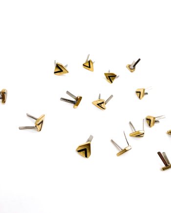 Applicazione Pentagono piccola con alette Ottone + smalto nero