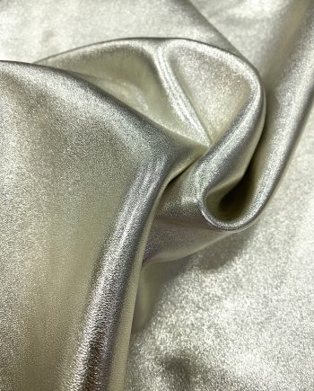 Pelli di nappa laminata platino effetto perlato