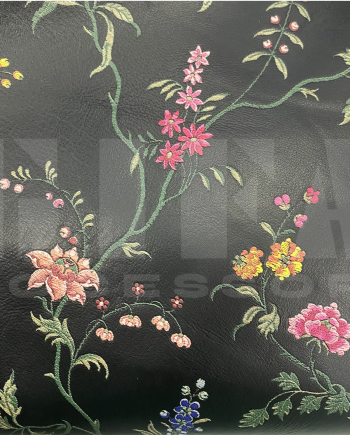 Pelli di nappa stampata effetto ricamato a fiori Nero